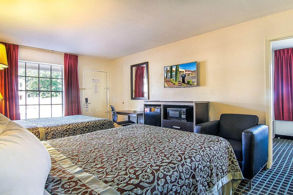 Days Inn By Wyndham Market Center Dallas Love Field Esterno foto