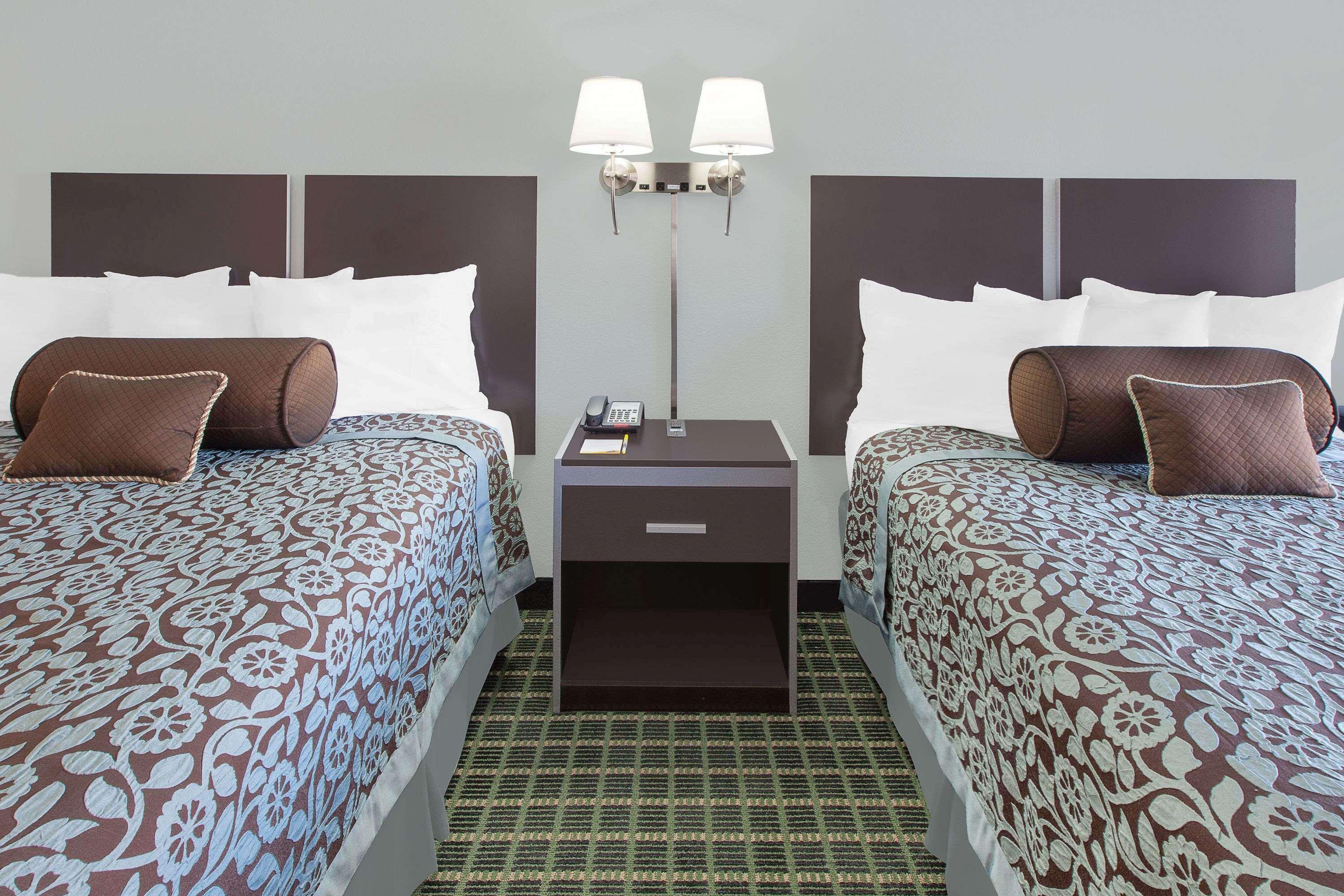 Days Inn By Wyndham Market Center Dallas Love Field Esterno foto